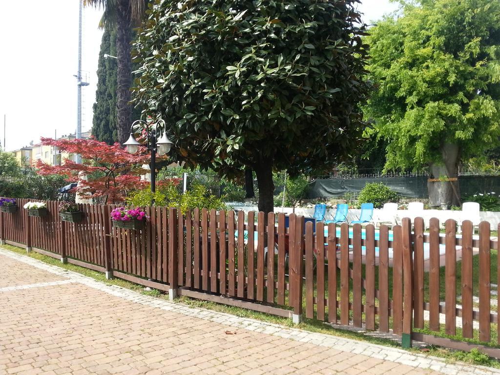 迪塞萨诺德住宿加早餐酒店 代森扎诺-德尔加达 外观 照片